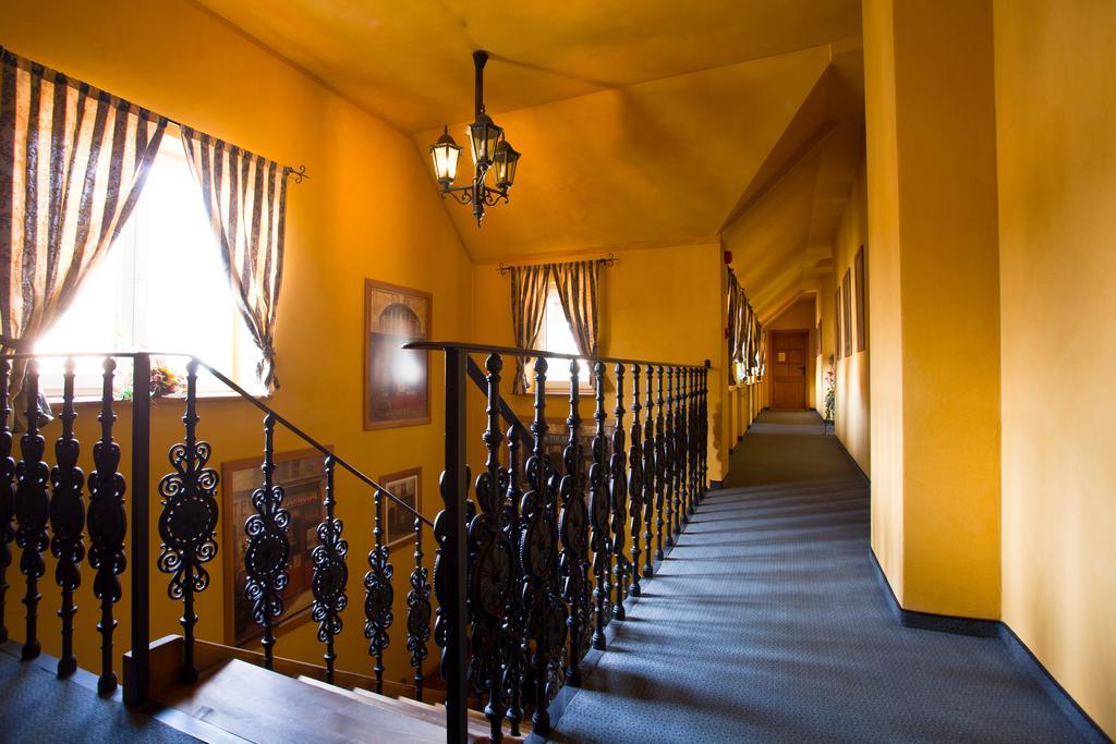 Hotel U Simla 카를로비바리 외부 사진