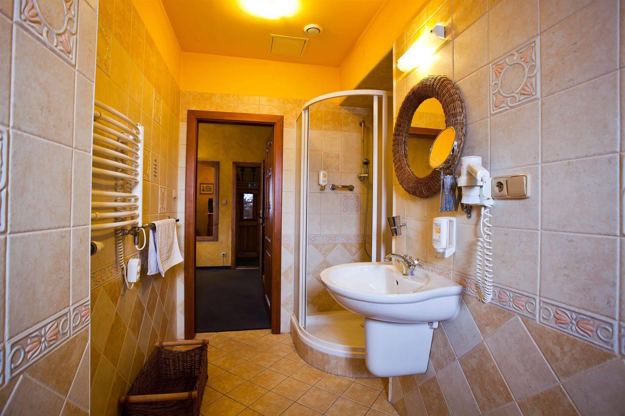 Hotel U Simla 카를로비바리 외부 사진