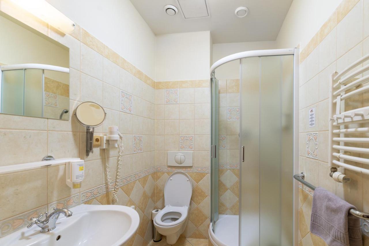 Hotel U Simla 카를로비바리 외부 사진