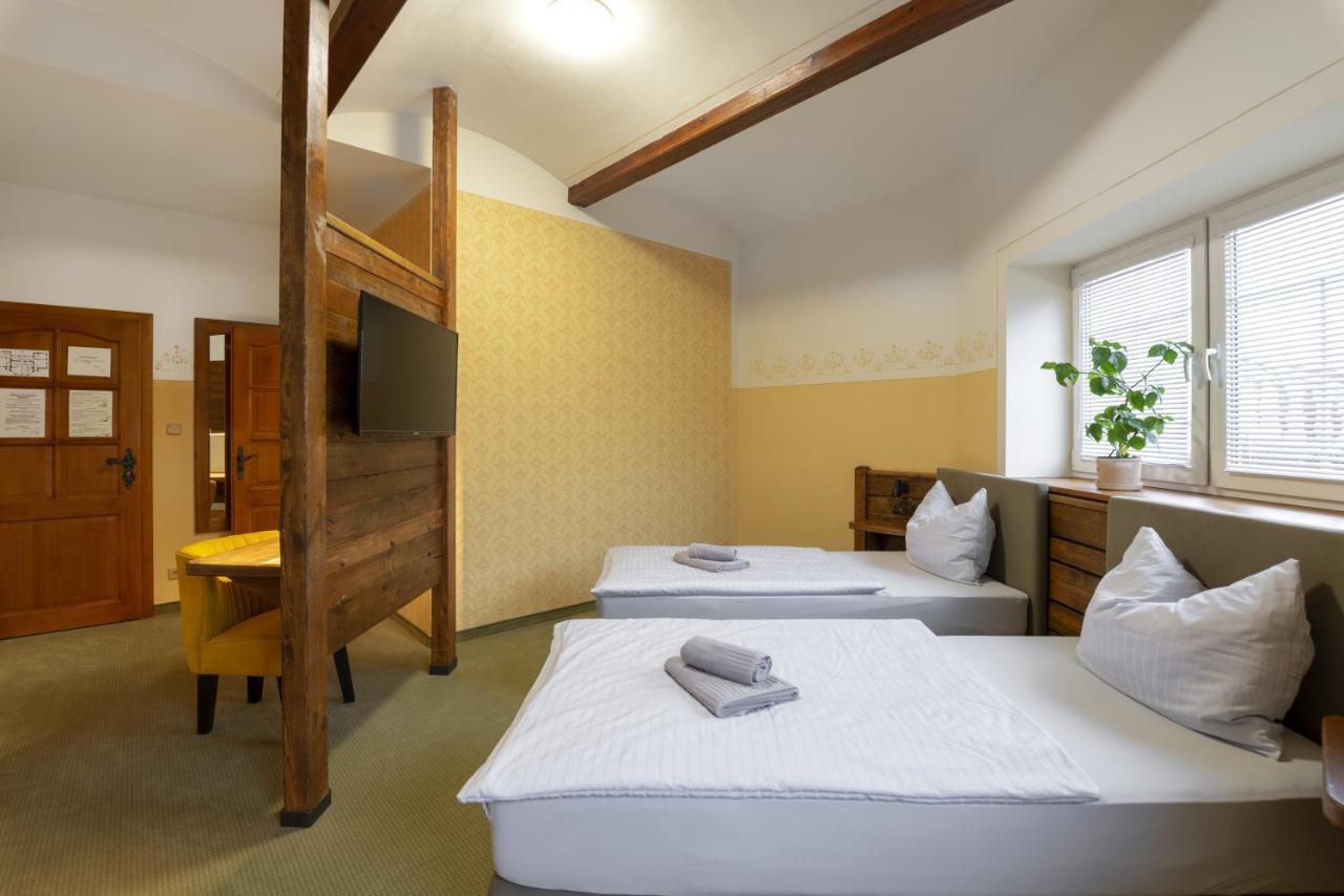 Hotel U Simla 카를로비바리 외부 사진