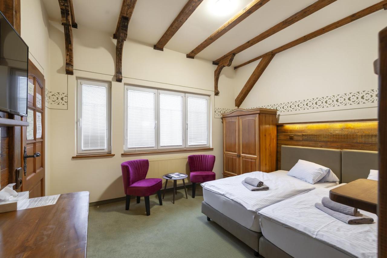 Hotel U Simla 카를로비바리 외부 사진