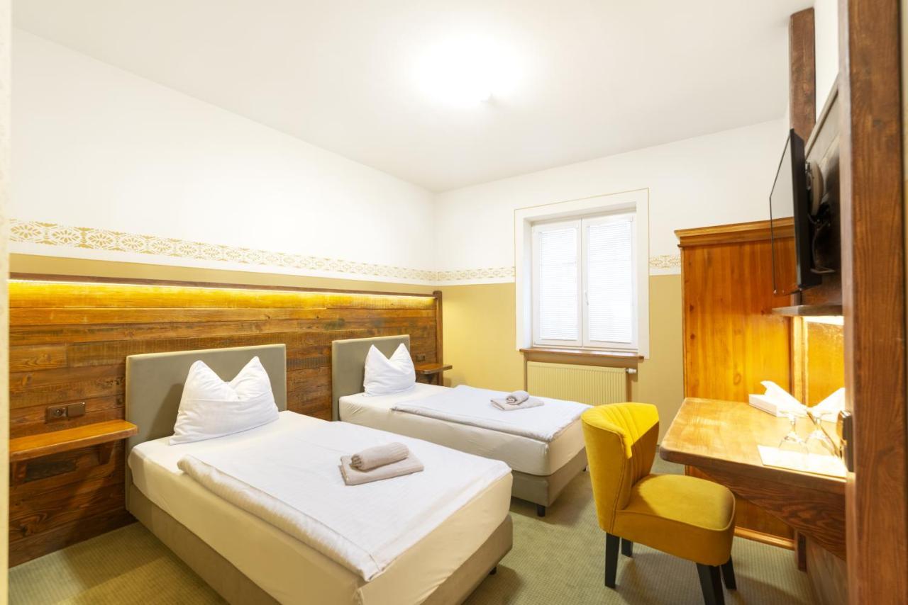 Hotel U Simla 카를로비바리 외부 사진