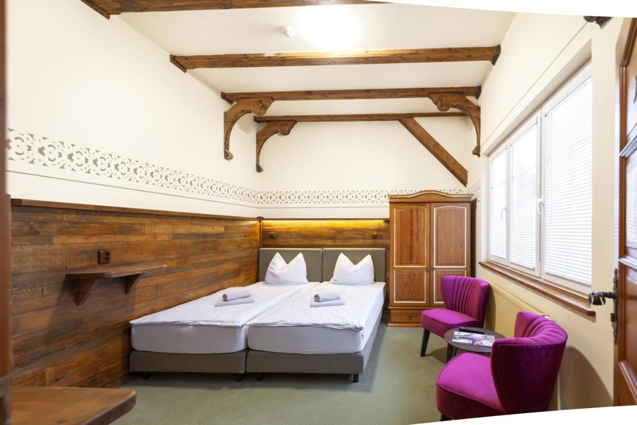 Hotel U Simla 카를로비바리 외부 사진