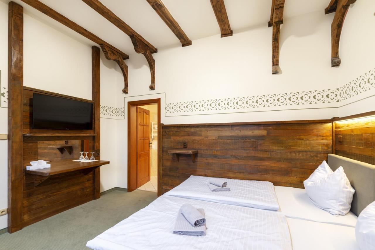 Hotel U Simla 카를로비바리 외부 사진